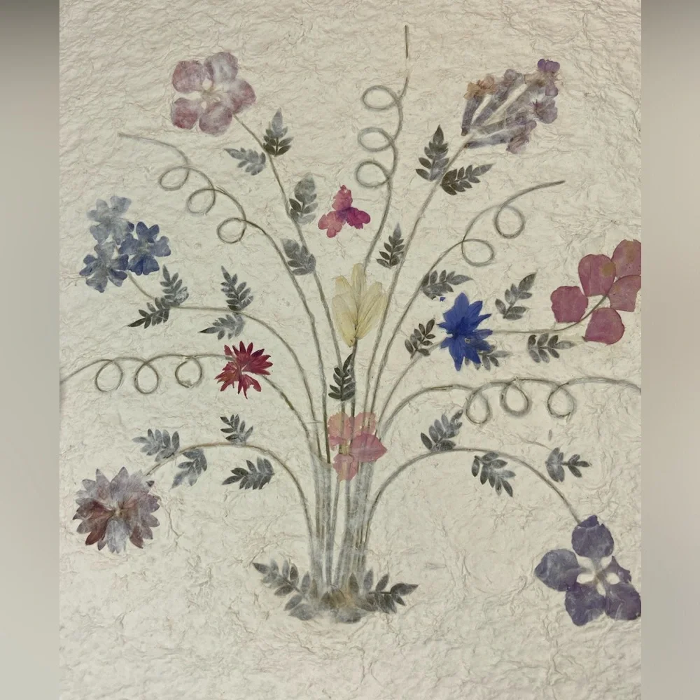 NWOT, Floral Photo Album scrapbooking, on handmade paper with pressed flowers‎